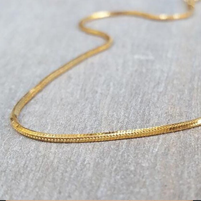 Dainty Gold Choker