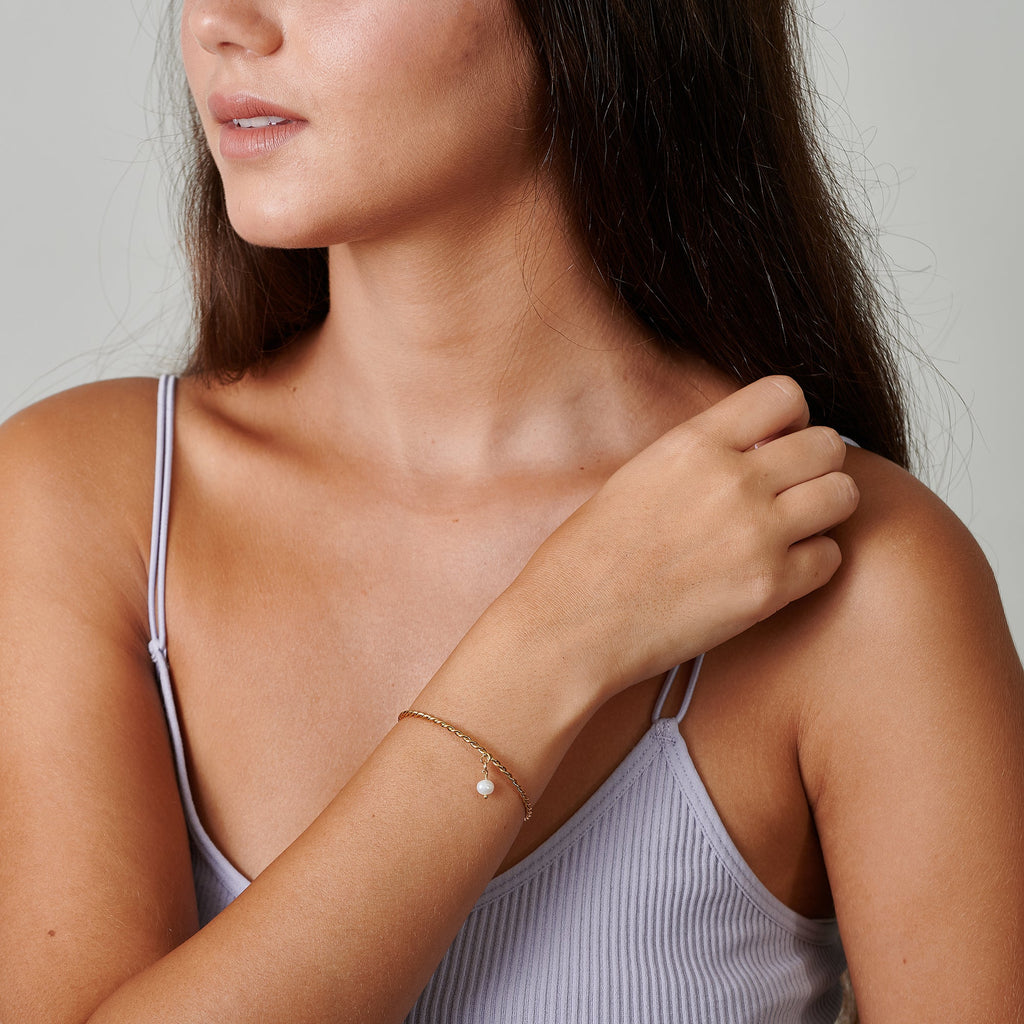 Dainty Pearl Cuff Bracelet - HLcollection - Handmade Gold and Silver Jewelry