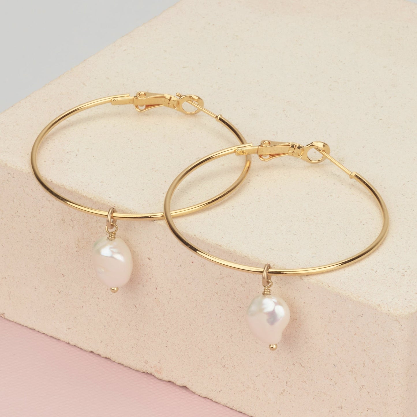 Freshwater Pearl Hoop Earrings - HLcollection - Handmade Gold and Silver Jewelry