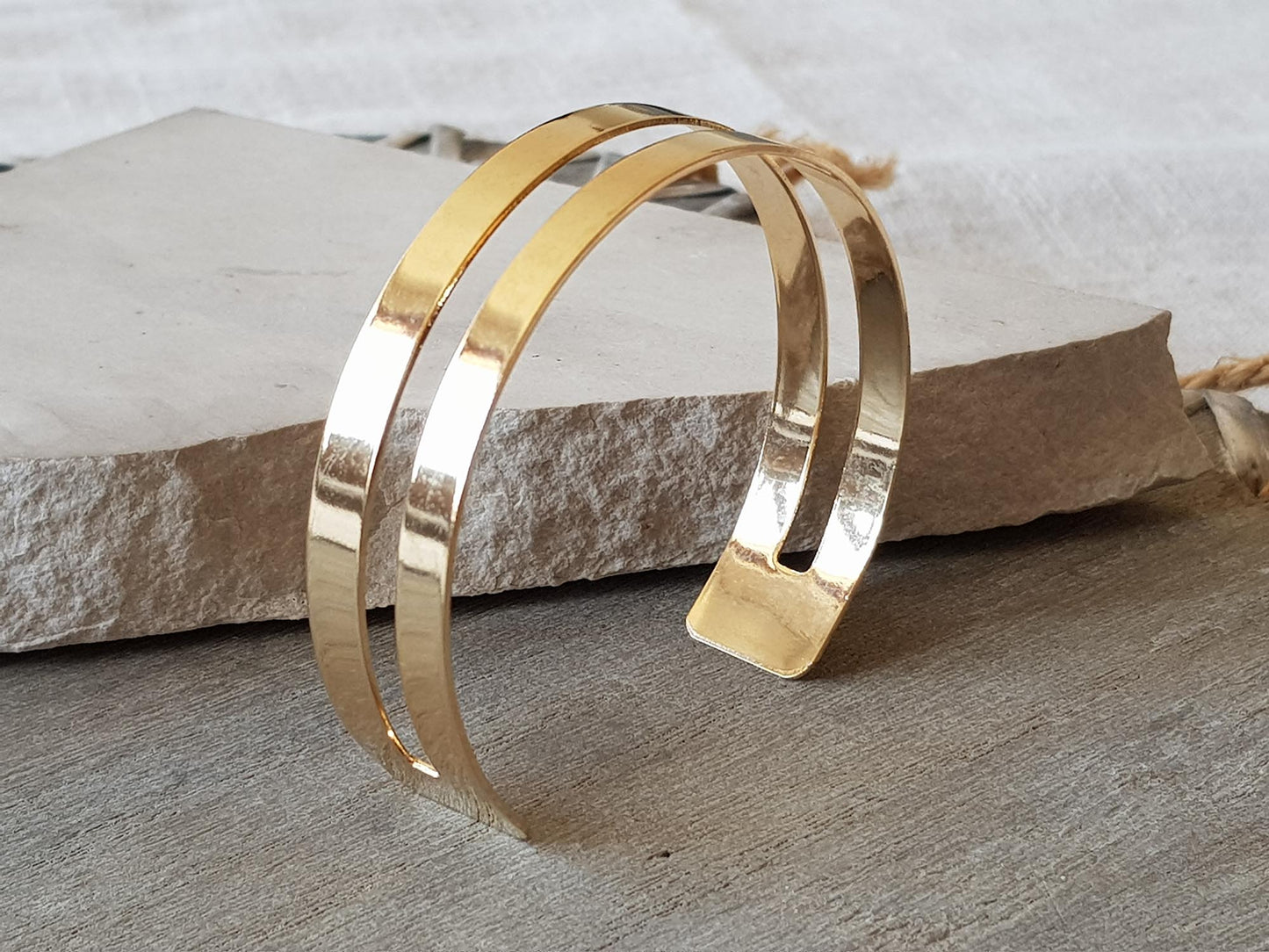 Gold Cuff Bracelet - HLcollection - Handmade Gold and Silver Jewelry
