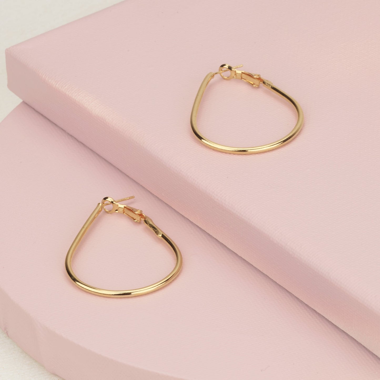 Gold Filled Teardrop Hoop Earrings - HLcollection - Handmade Gold and Silver Jewelry