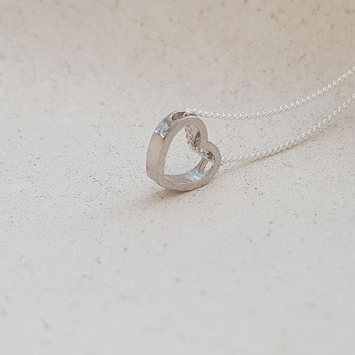 Gold Heart Necklace - HLcollection - Handmade Gold and Silver Jewelry