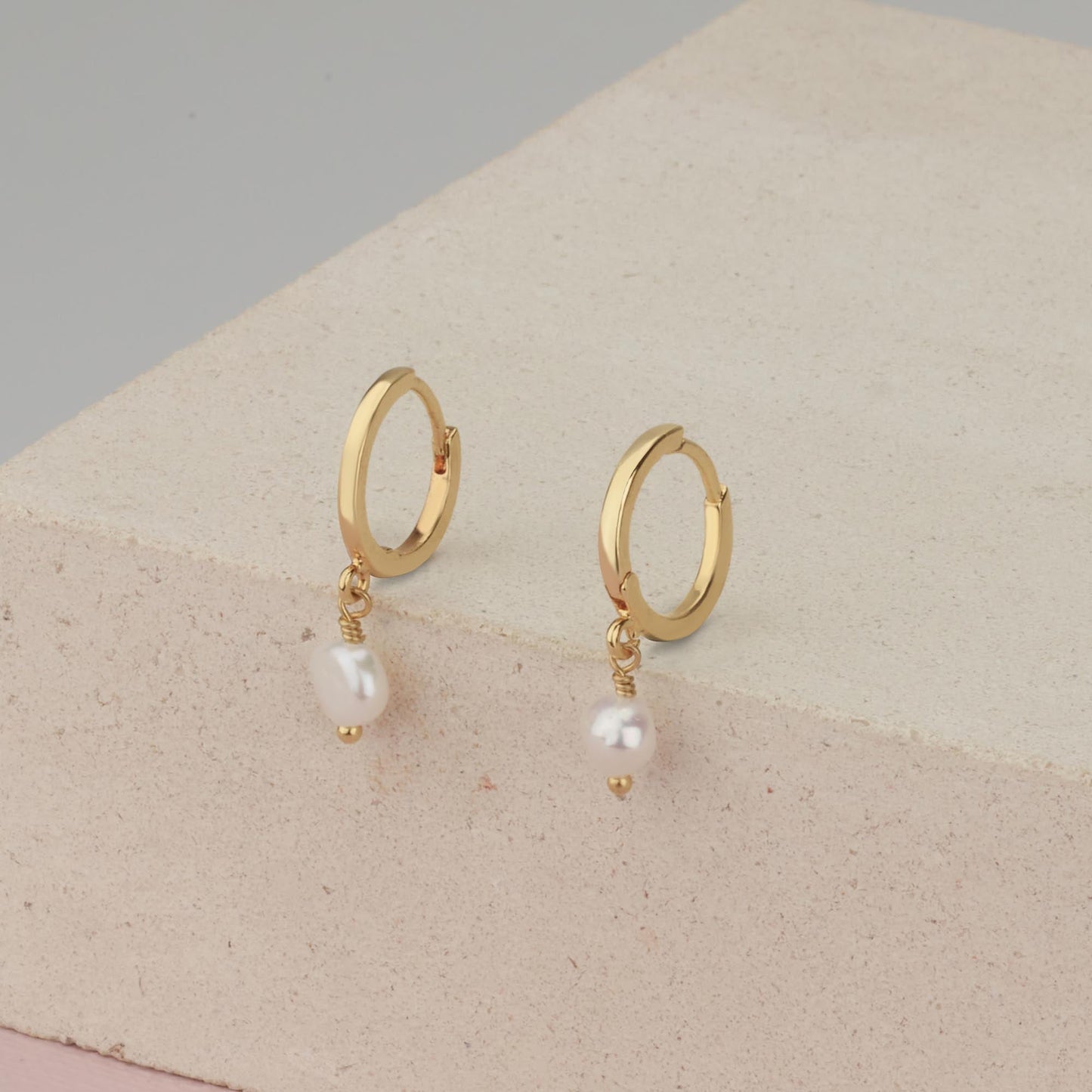 Gold Pearl Huggie Hoop Earrings - HLcollection - Handmade Gold and Silver Jewelry