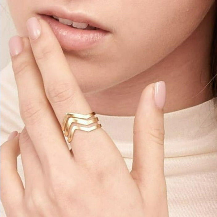 Trendy V Ring