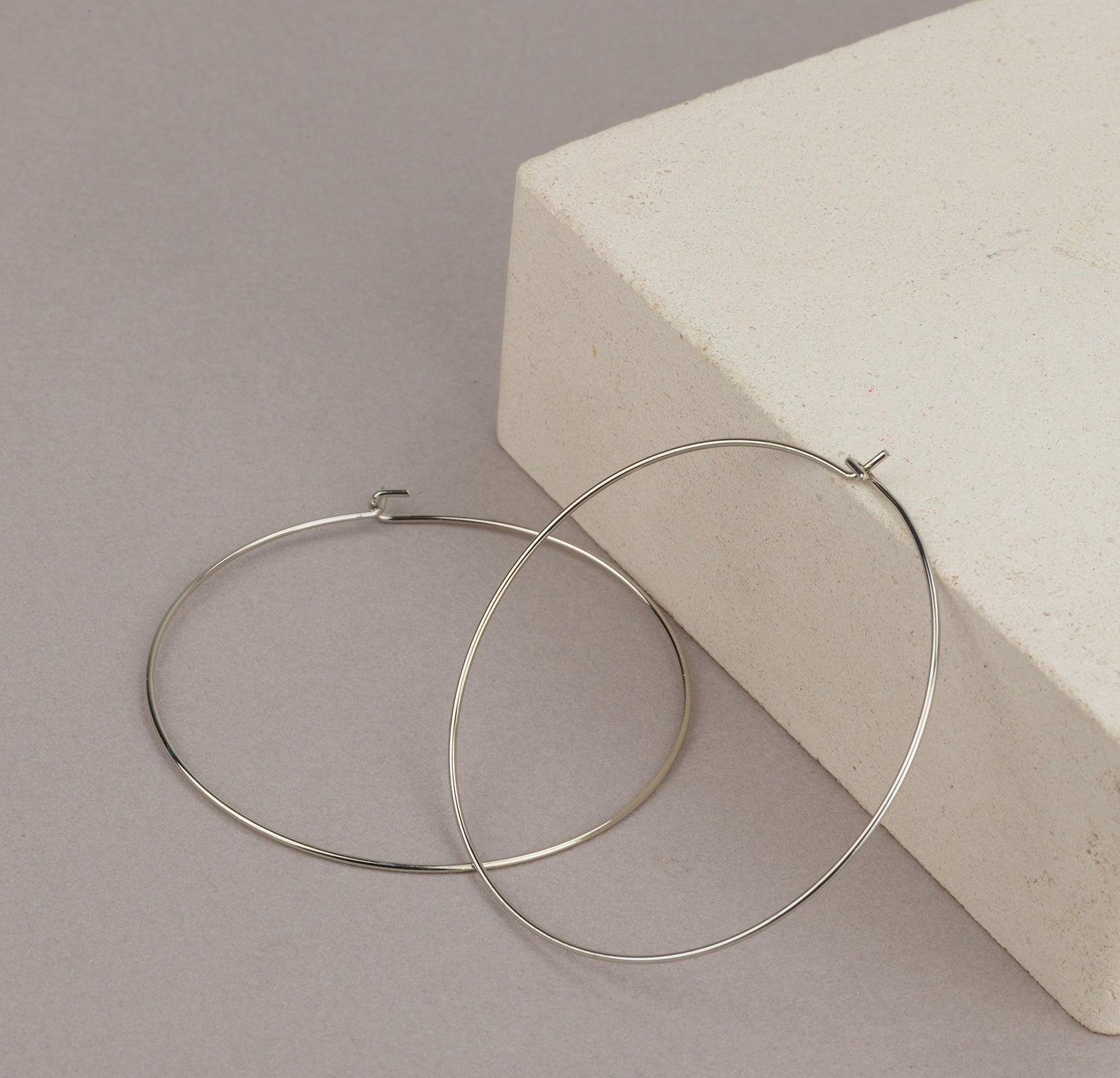 2 Inches Gold Hoops Earrings - HLcollection - Handmade Gold and Silver Jewelry