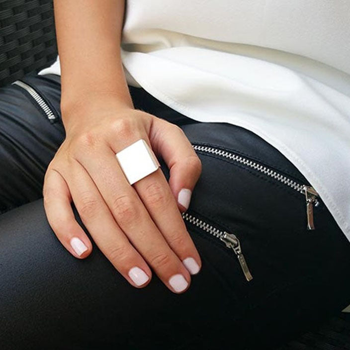 ADJUSTABLE WIDE SQUARE RING