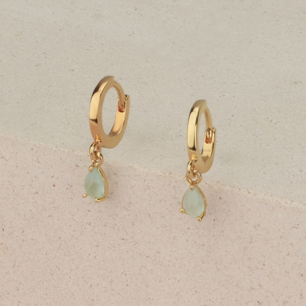 Delicate Teardrop Gold Earrings - HLcollection - Handmade Gold and Silver Jewelry