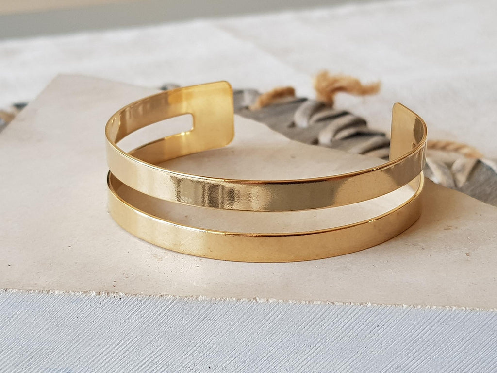 Gold Cuff Bracelet - HLcollection - Handmade Gold and Silver Jewelry
