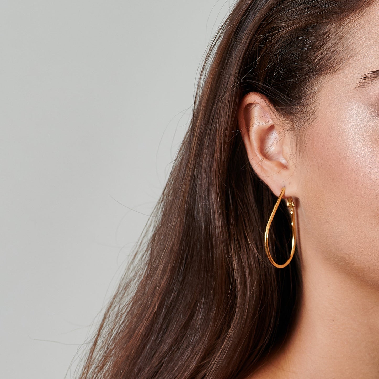 Gold Filled Teardrop Hoop Earrings - HLcollection - Handmade Gold and Silver Jewelry