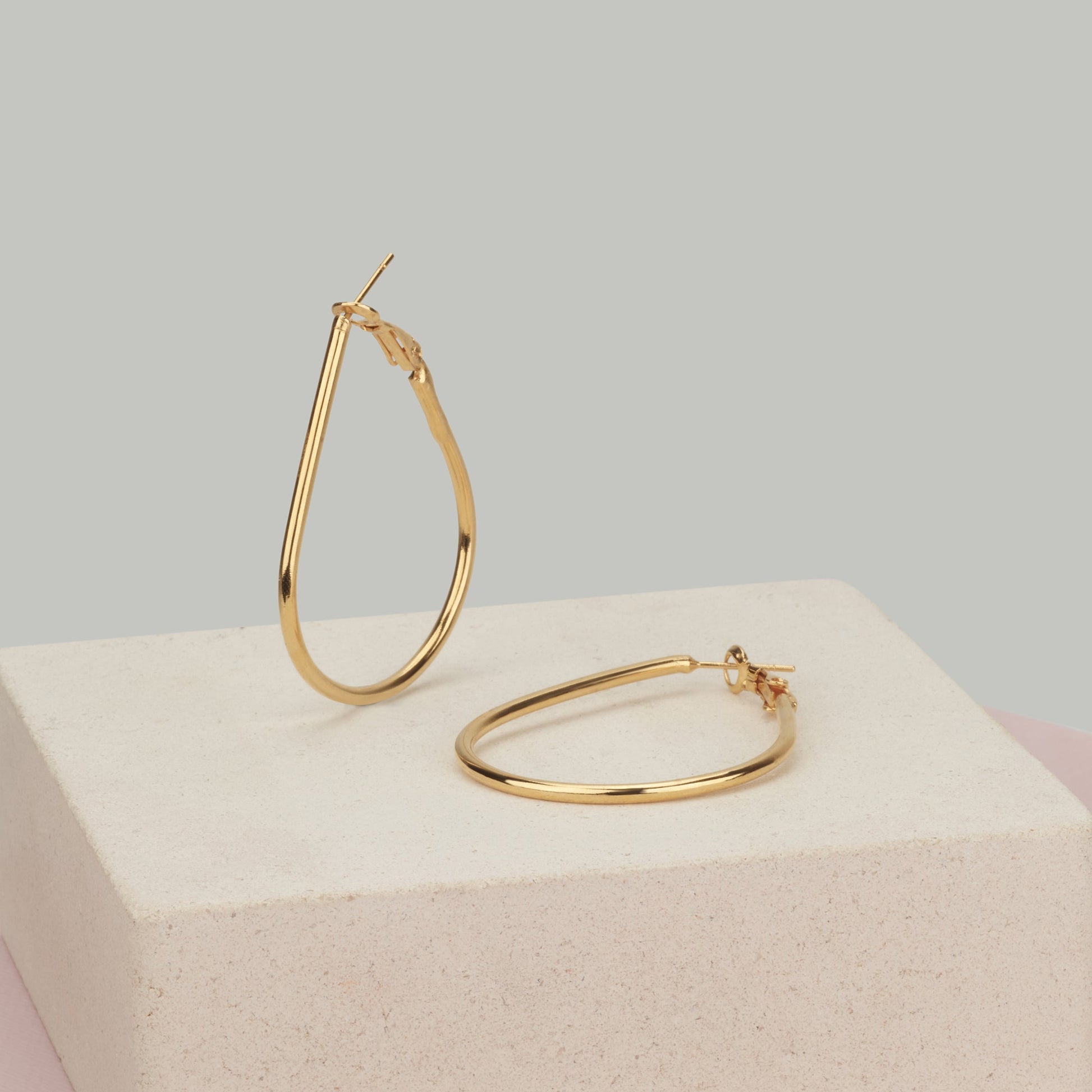 Gold Filled Teardrop Hoop Earrings - HLcollection - Handmade Gold and Silver Jewelry