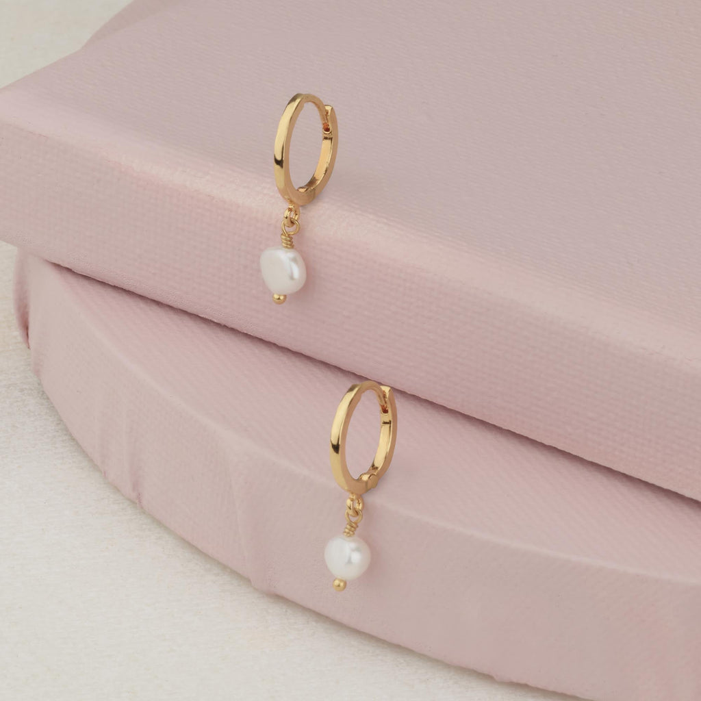 Gold Pearl Huggie Hoop Earrings - HLcollection - Handmade Gold and Silver Jewelry